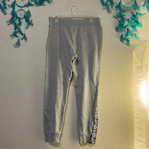 Calvin Klein. ( #Bin 2 ) - Picture 2 of 5